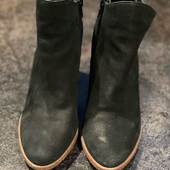 Vince Camuto Linford Bootie Black Leather Size 7.5, EUC - Picture 3 of 8